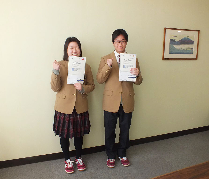 英語検定準１級…太田さん、長谷川君（ともに28HR）の２人が同時合格の快挙！
