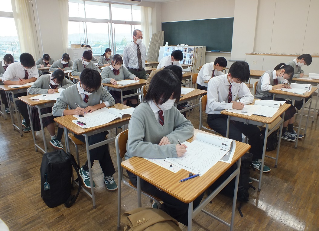 勉学の秋、11月2日に漢字検定第３回実施…31人が受験！