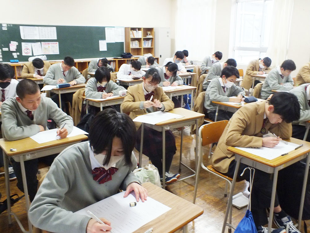 校内漢字テスト第８回…本年度最終回のテストに全力で取り組みました！