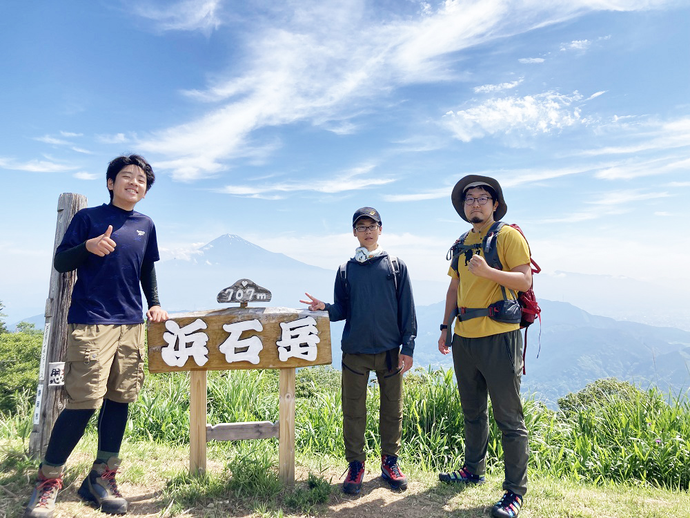 野外山岳部、浜石岳登頂…駿河湾、伊豆半島、御前崎など360度の眺望でした！