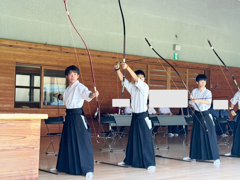 弓道部私学県大会…男女とも団体戦で２位に入賞し全国大会へ！