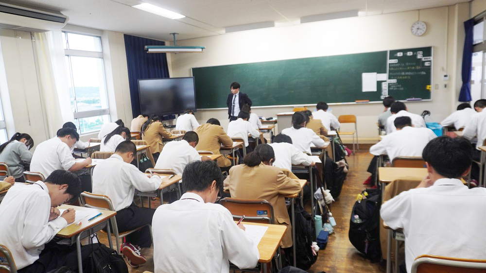 校内漢字テスト第５回…樟風祭から切り替えて漢字テストに取り組みました！