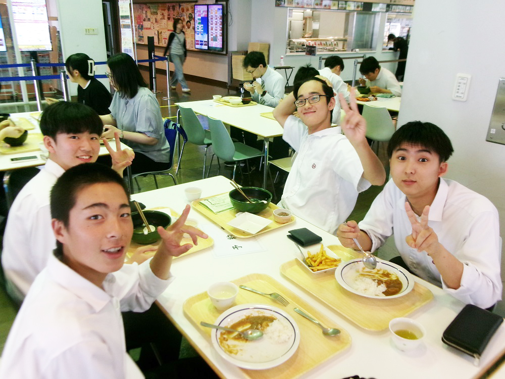 特別進学コースＨＲデイ…３学年合同で静岡文化芸術大学を訪問しました！