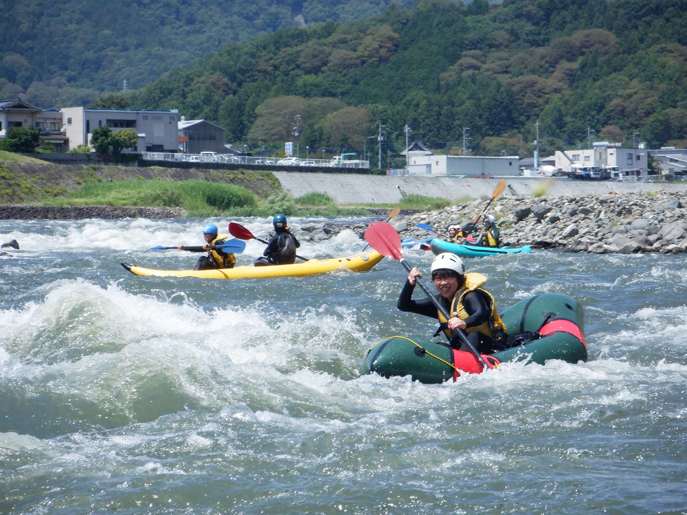 野外活動部は山梨県でパックラフト（川下り）にチャレンジしました！