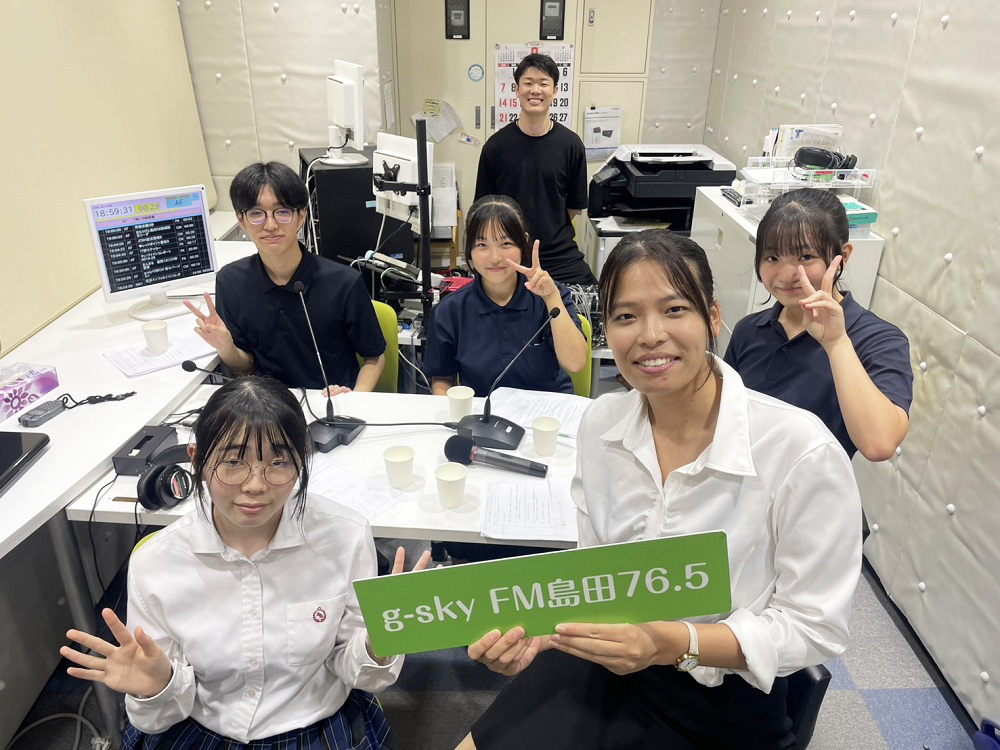 ９月ハイスクールラジオ放送…元パーソナリティで教育実習中の杉村さんがゲスト出演してくれました！