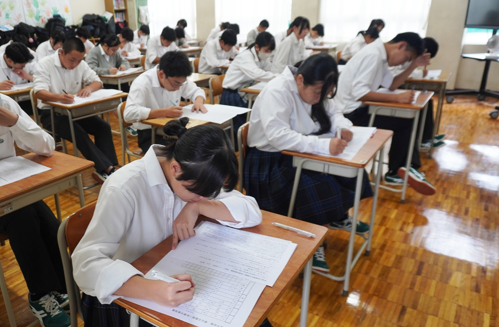２学期中間試験スタート…「勉学の秋」の名前どおりテストに集中して取り組みました！