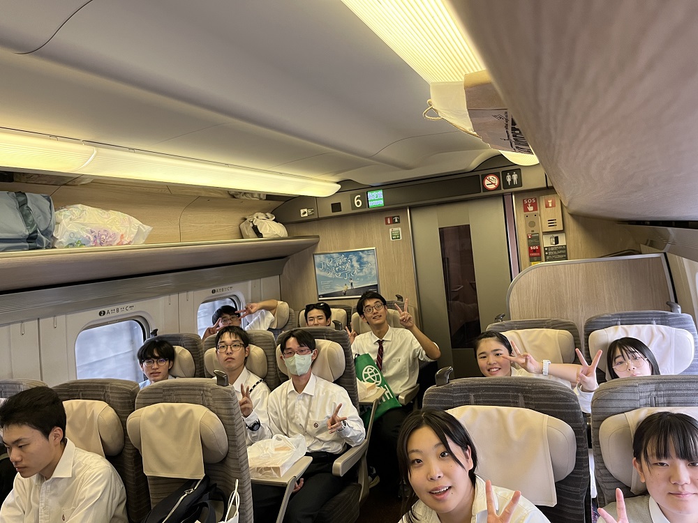 ２年生特進コース修学旅行（３日め）…ブリティッシュヒルズでアイスブレイクやクイズ大会をしました！