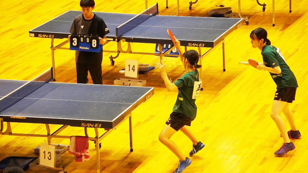 卓球部新人戦中部大会団体戦…女子９大会連続優勝（新人戦５連覇）男子も堂々の準優勝！