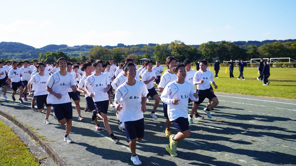 大井川リバティーでマラソン大会実施…男子；中井君優勝、女子；山本さん３連覇の快挙！