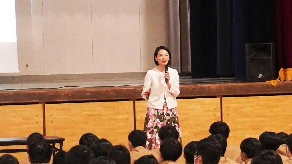 「モラル講座」…男女の特性に配慮して男女別に実施しました！