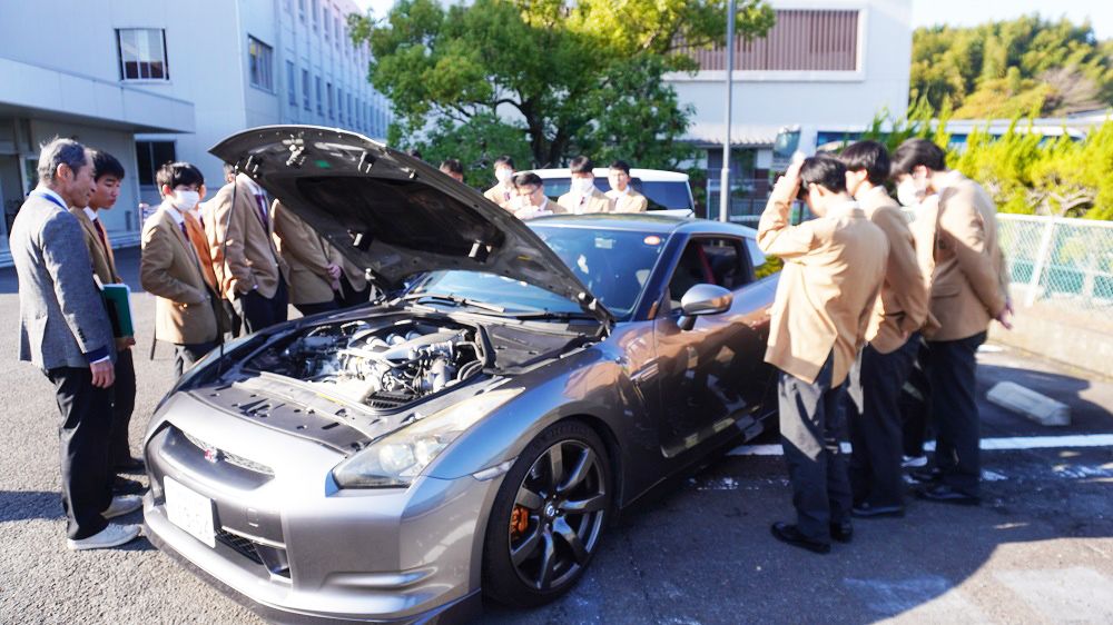 １，２年生合同の「進路探究活動」実施…各個人が興味ある分野の出前授業で進路意識を高めました！