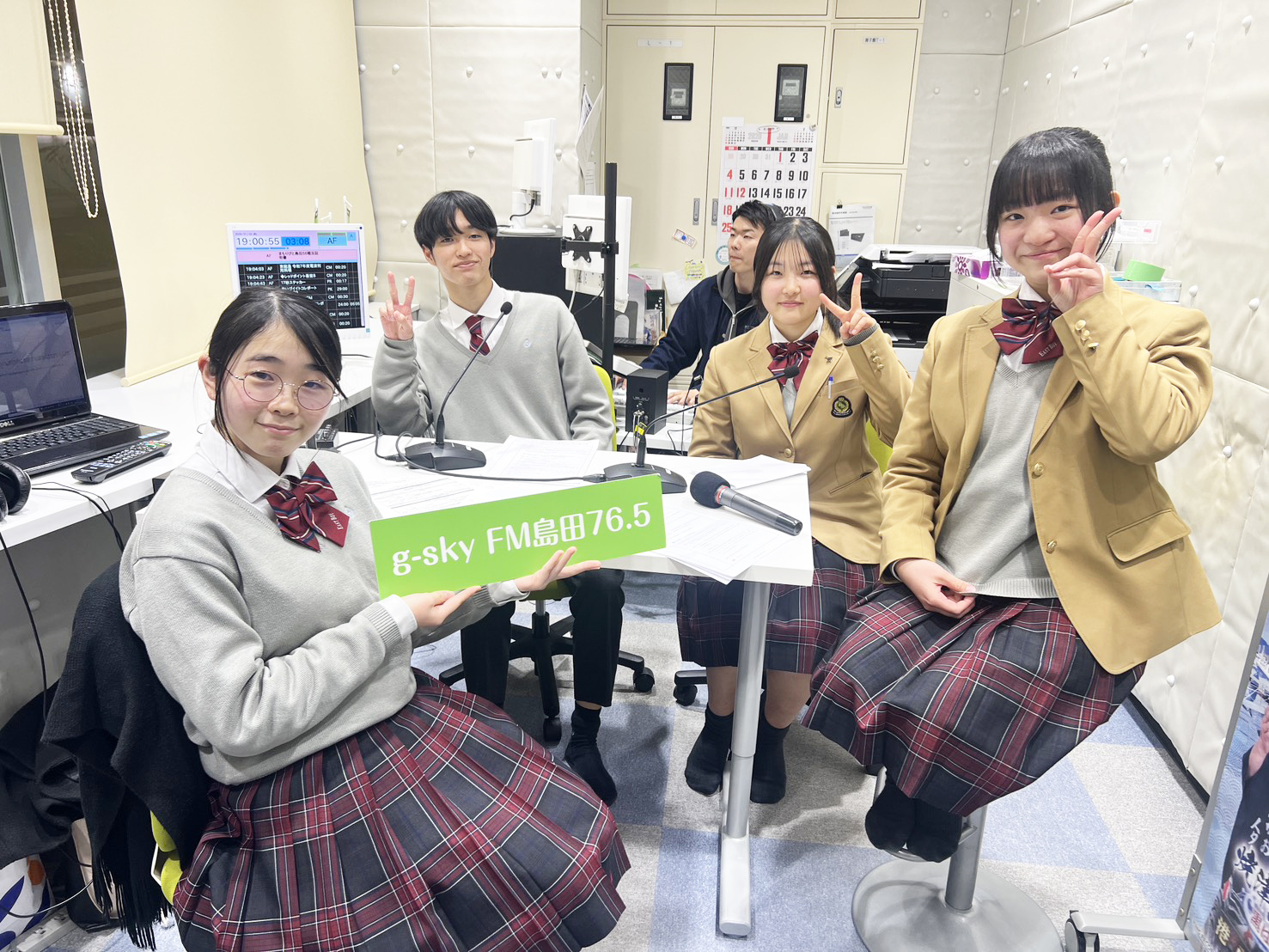 １月ハイスクールラジオ放送…冬休みの話題、受検に臨む中学生へのエールなどで盛りあがりました！