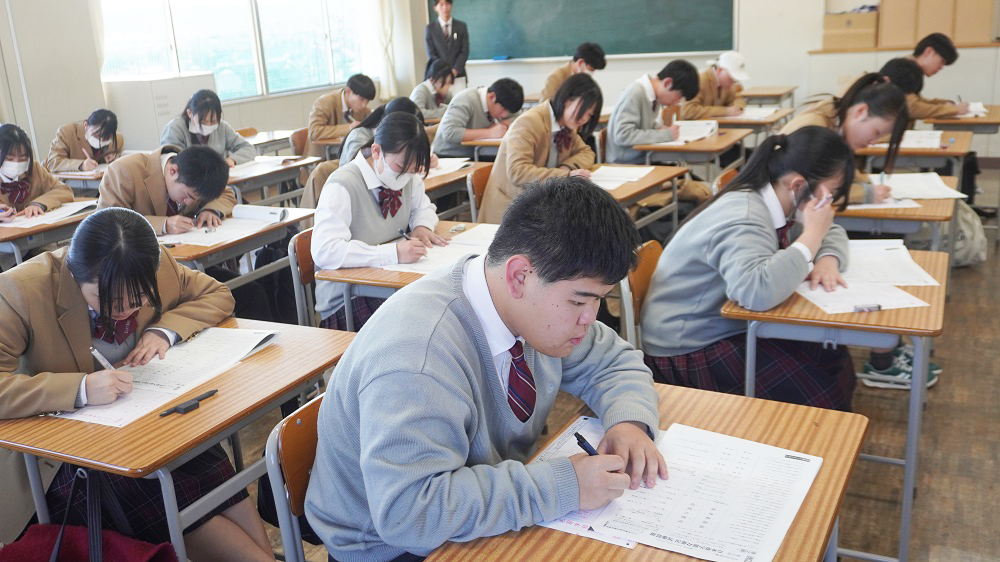 今年度最後の漢字検定…26人が目標級合格めざしてチャレンジしました！