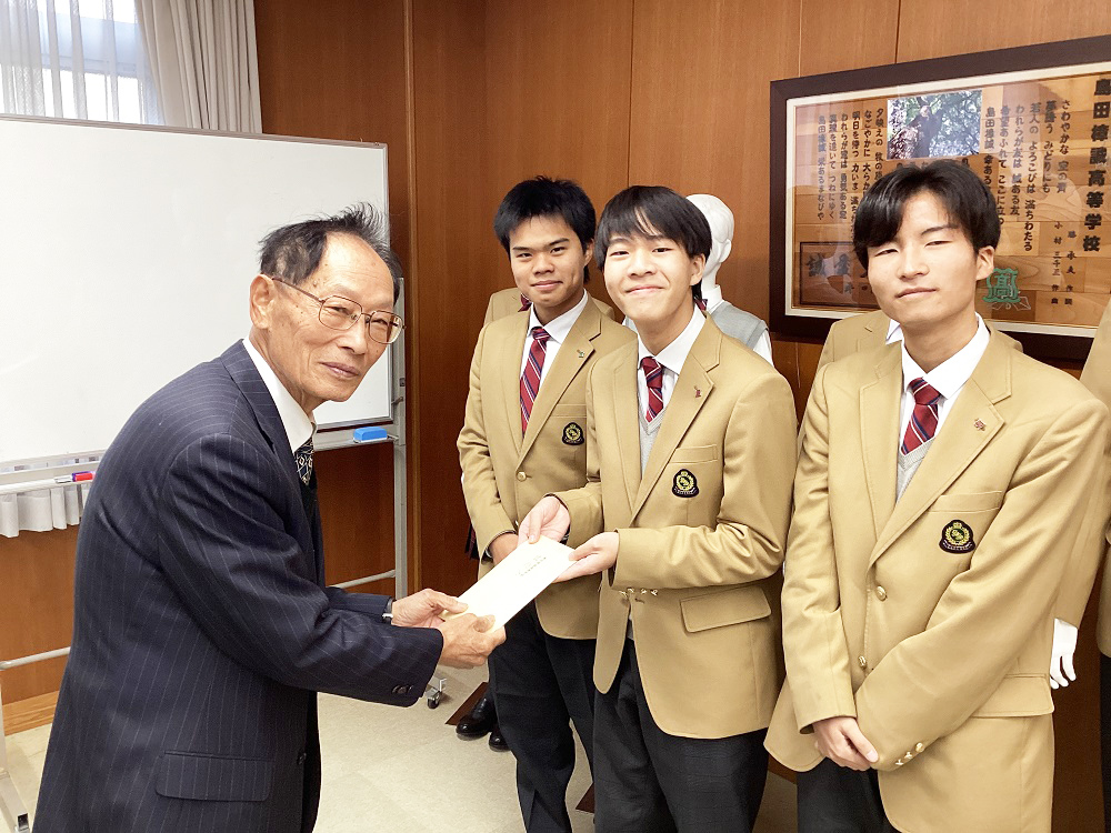 牧之原市竜巻被害への義捐金…生徒会から牧之原市福祉協議会へお渡ししました！
