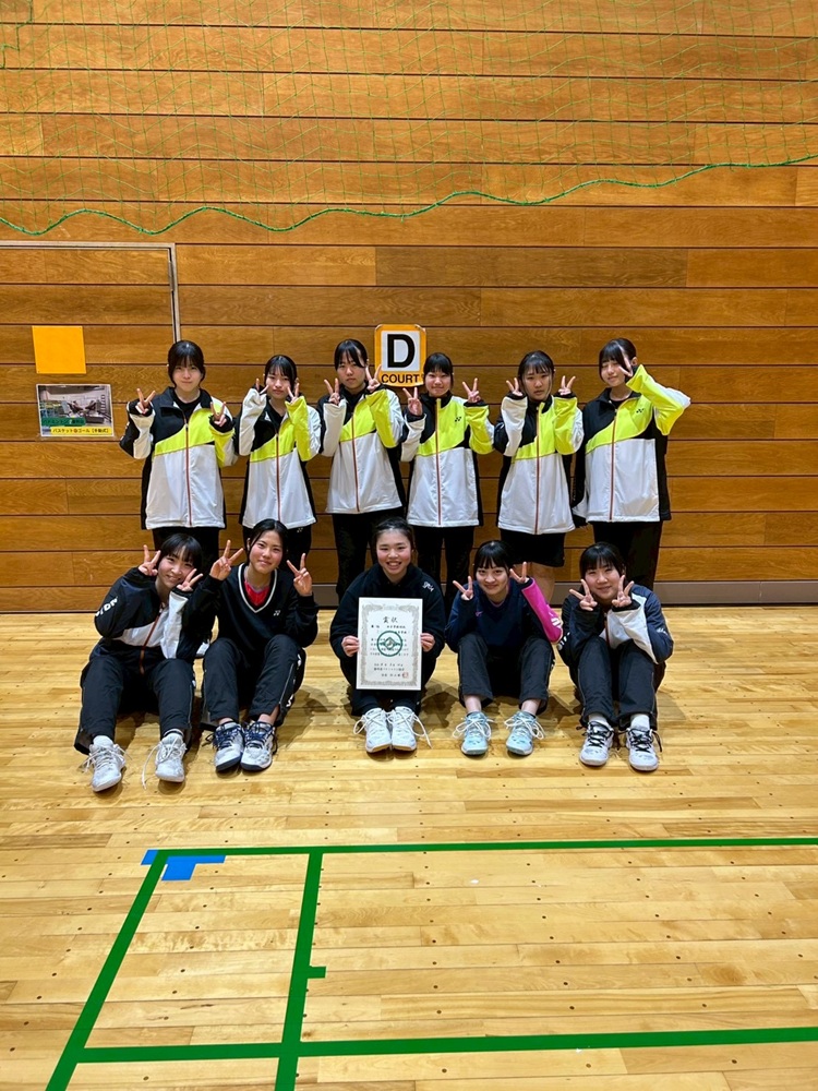 バドミントン部は静岡県会長杯で男女チーム戦でともにベスト８進出！