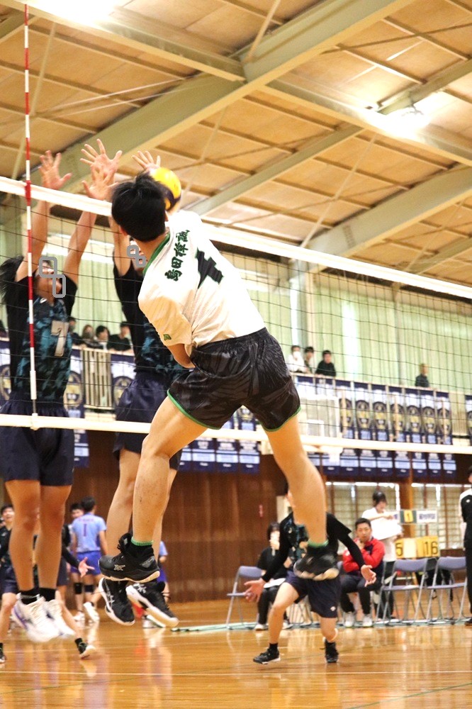 バレーボール部、志榛地区高校選手権…出場２チームが優勝と３位の活躍！
