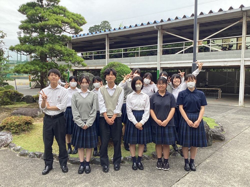 楽しく充実した学校になるよう生徒会本部は今日も頑張っています！