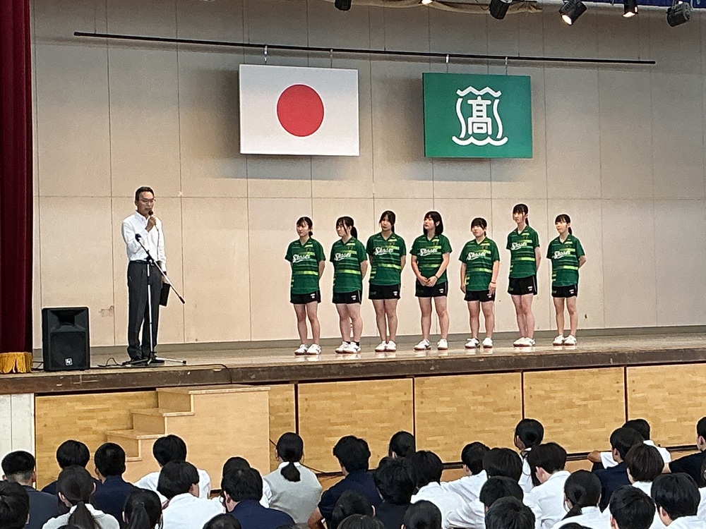 東海総体壮行会…女子卓球部（団体戦、ダブルス、シングルス）に対し全校でエールを送りました！