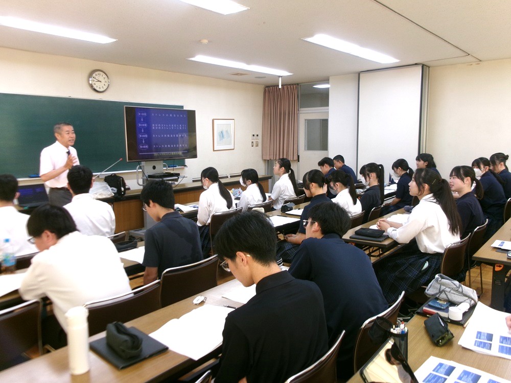 特進コースは静岡県立大学窪田先生の特別講義（ストレスマネジメント）を受講しました！