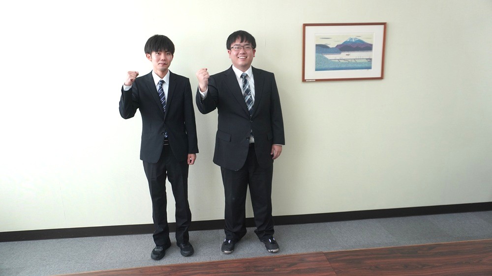 教育実習生小川さん（令和2年3月卒）遠勢さん（令和4年3月卒）…後輩たちに熱く指導してくれました！