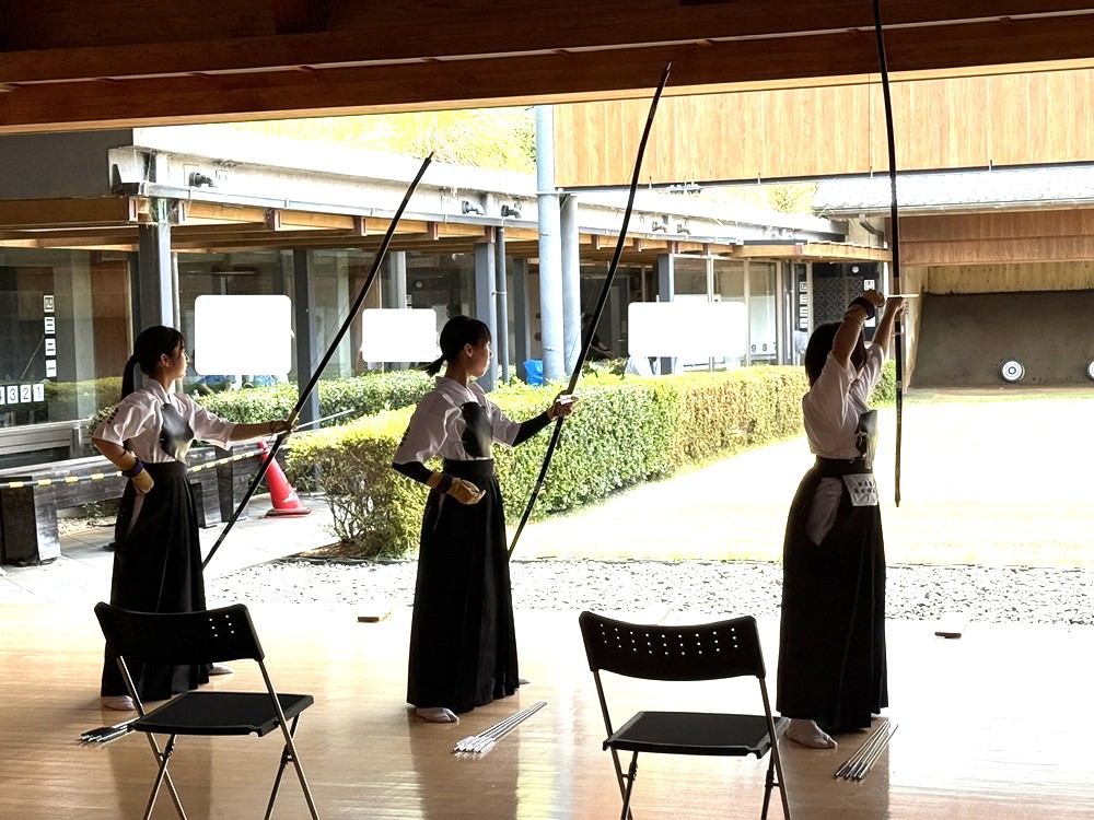 弓道部私学静岡県大会…男女団体３位入賞でアベック全国大会出場を決める！