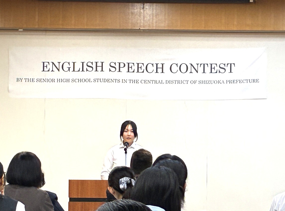 特進２年鈴木さん増田さん、静岡県高校英語スピーチコンテスト中部大会に出場！